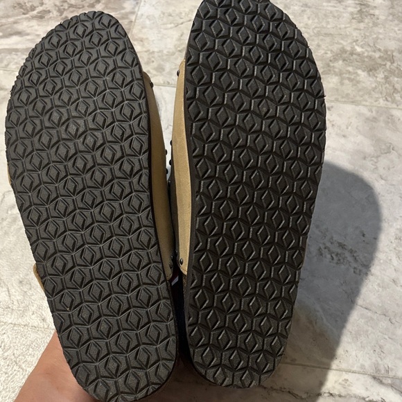 Universal Thread Sandals - Picture 3 of 5